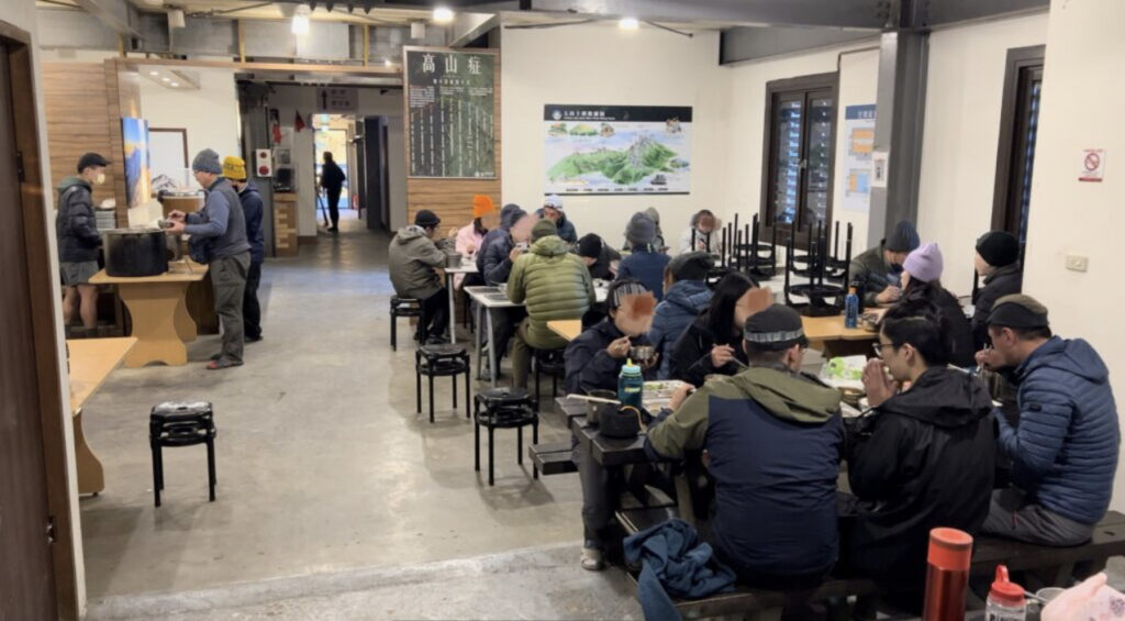 排雲山荘の食堂