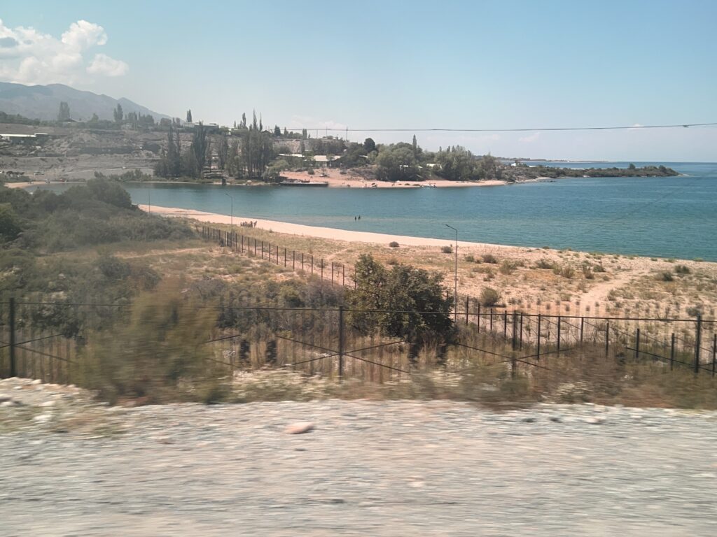 イシククル湖の入江