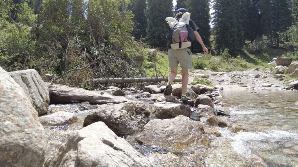 アルティンアラシャン水が流れる道