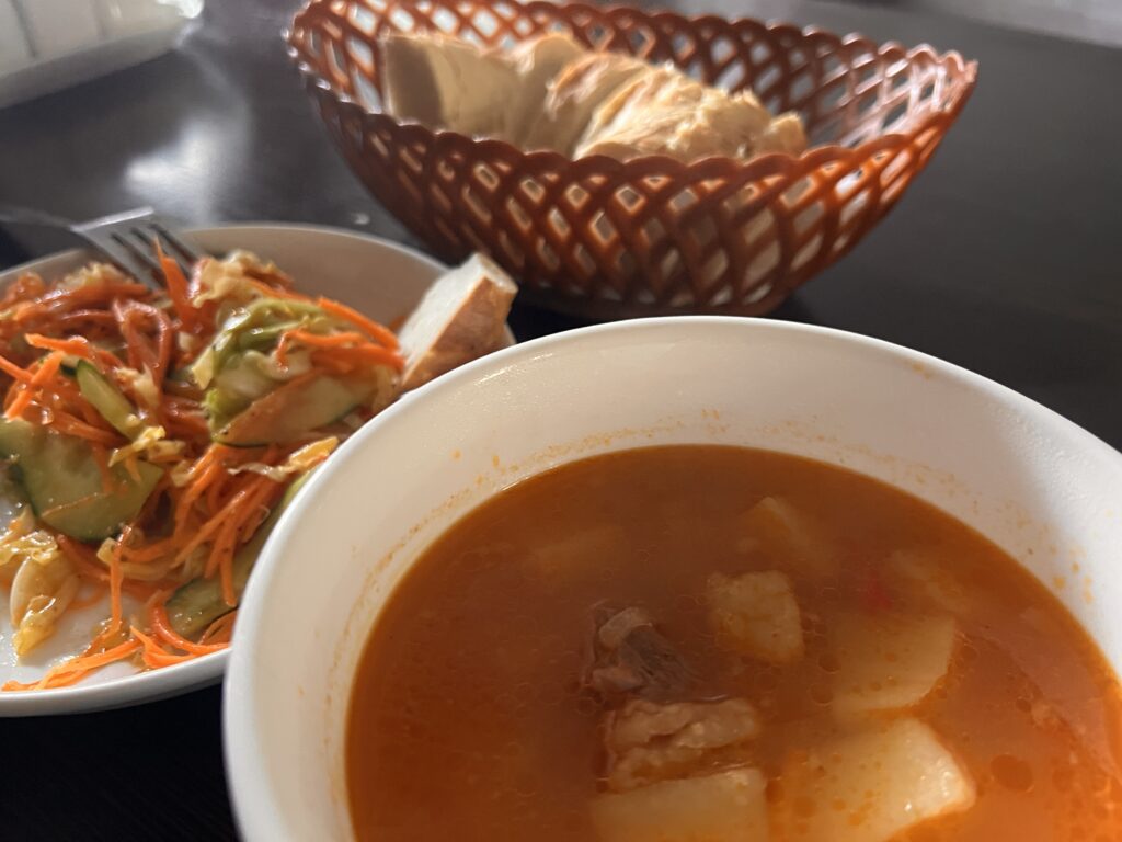 アルティンアラシャン宿の夕食