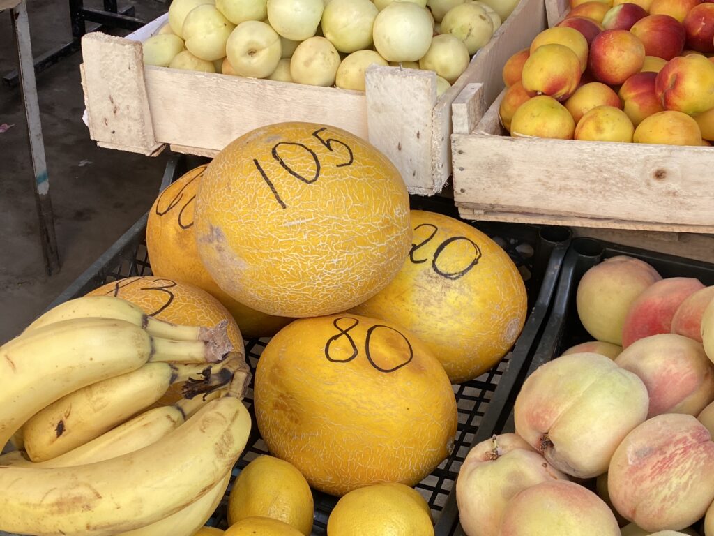 直接値段を書かれたメロン