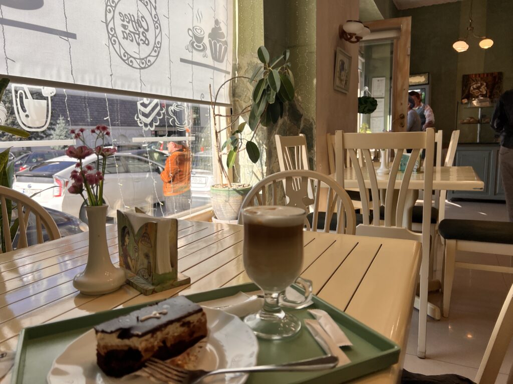 クタイシケーキ屋さん店内