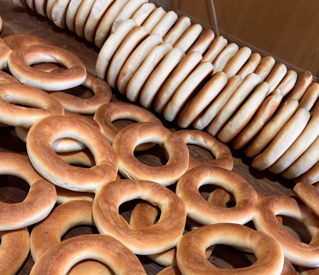 クタイシの丸いパン屋さん