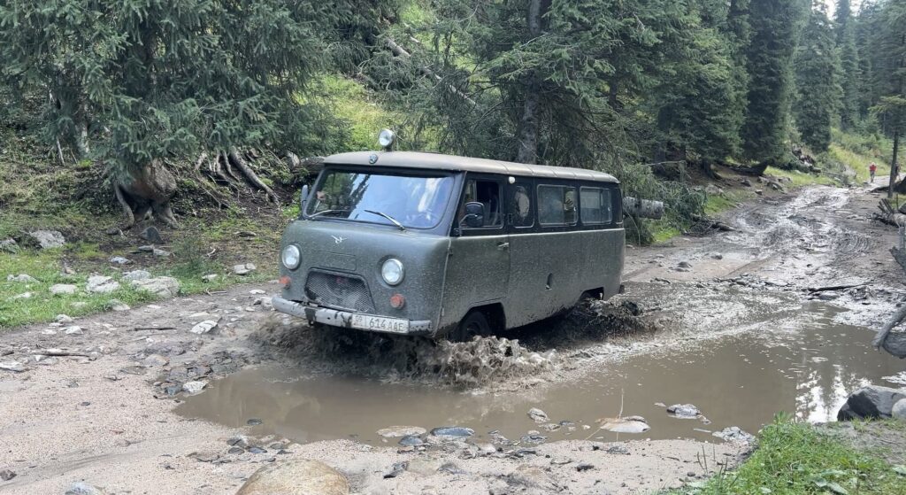 アルティンアラシャン大きな水たまり
