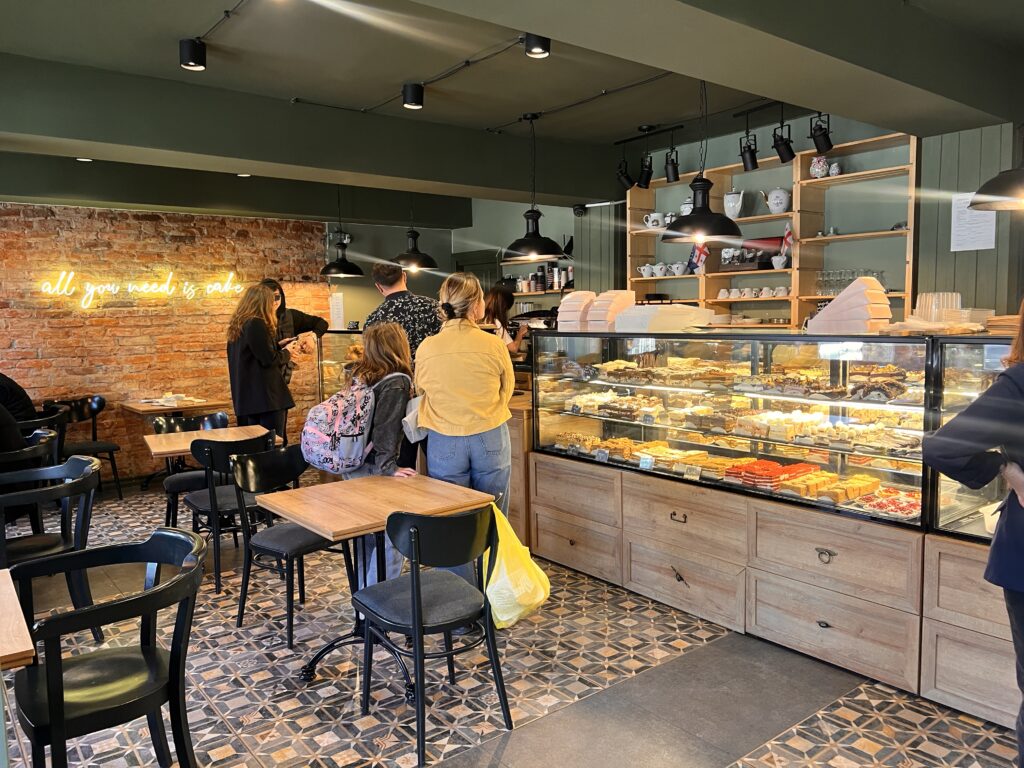 クタイシLa faites店内