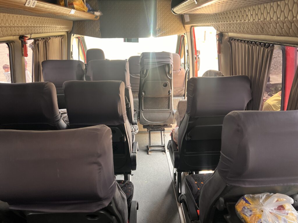 マルシュルートカの車内
