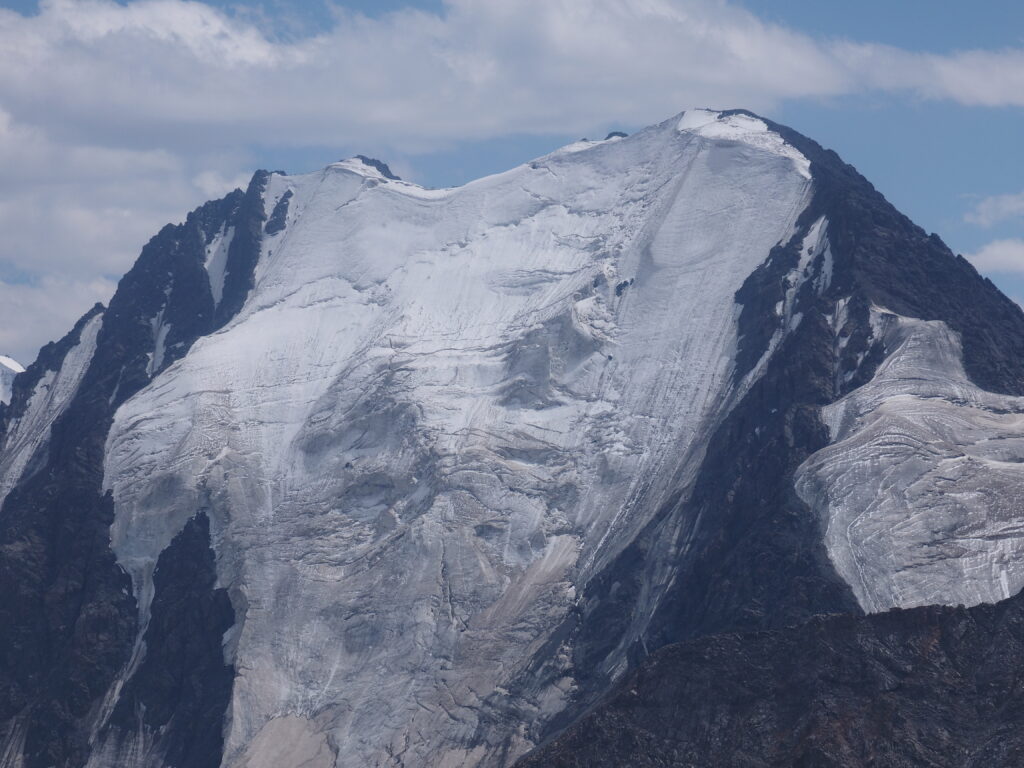天山山脈の氷河どアップ