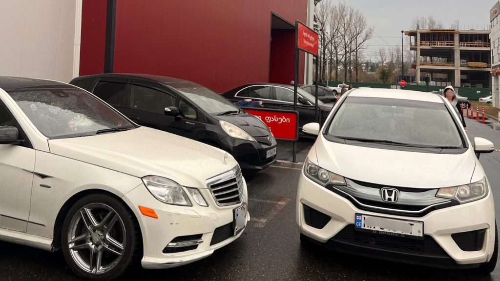 クタイシ自由な駐車方法