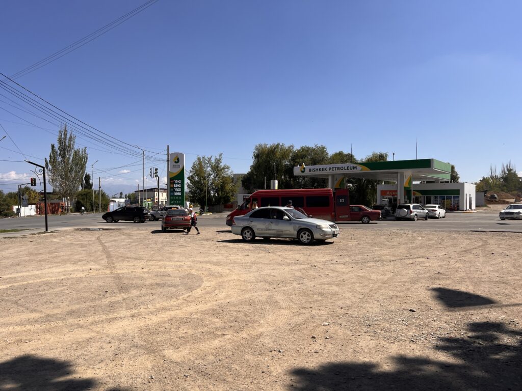 カラコル南バスターミナル