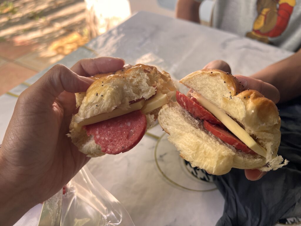 キルギスで作ったサンドイッチ