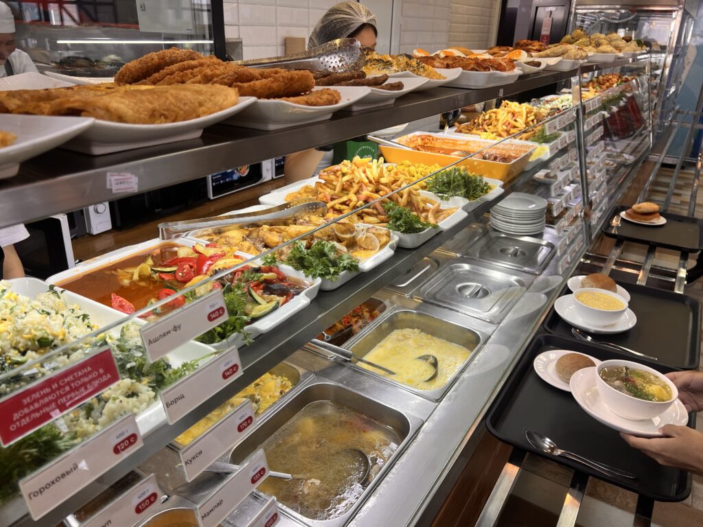 キルギスBuffet店内