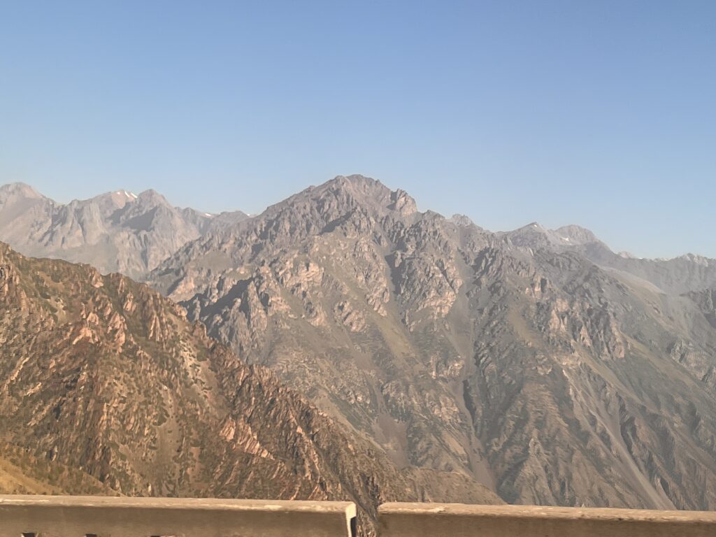 キルギストア・トシュ峠