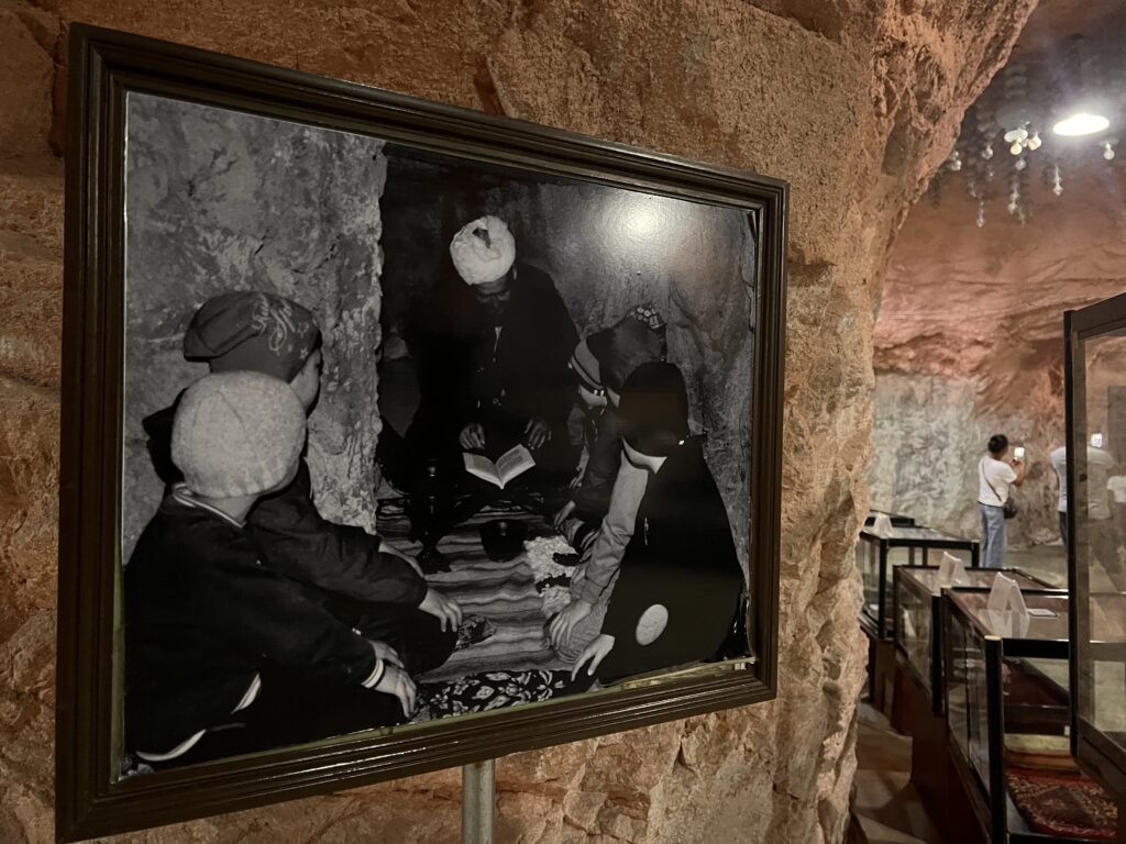 スレイマントー洞窟博物館内観