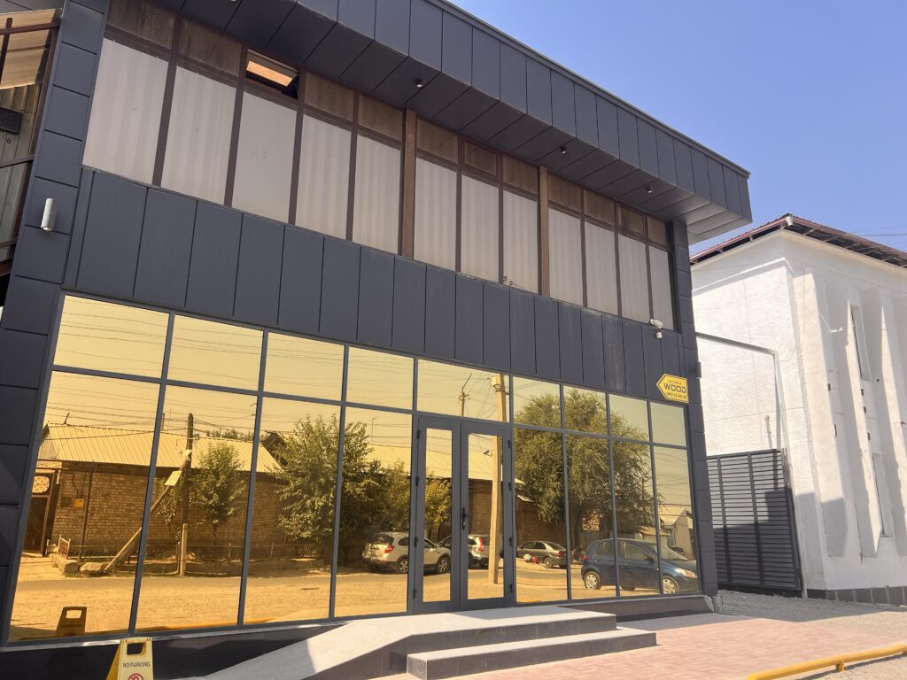 オシュwood hostel osh