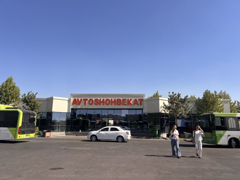 ベカバード行きバス乗り場