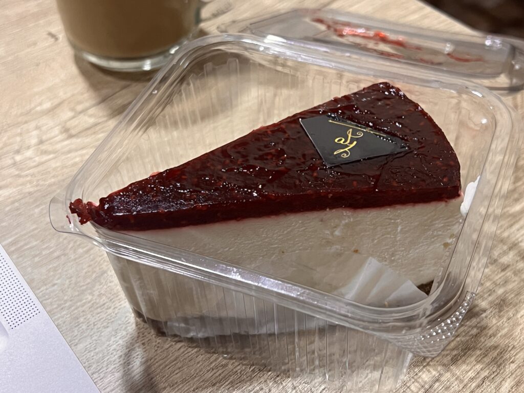 クタイシラファエロのケーキ