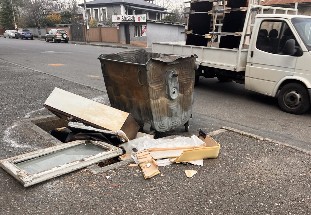 クタイシごみ収集所