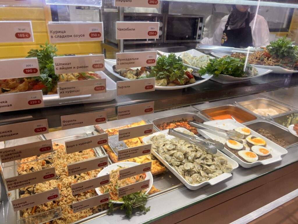 キルギスBuffet店内