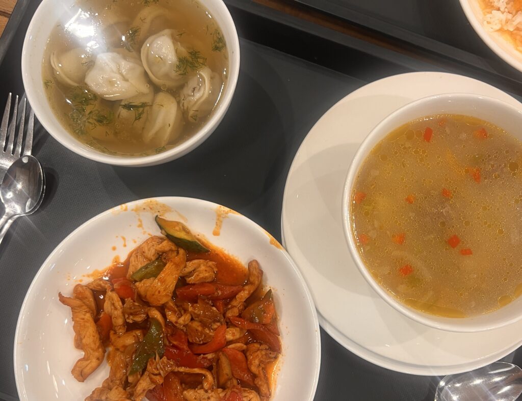 キルギスBuffetめし