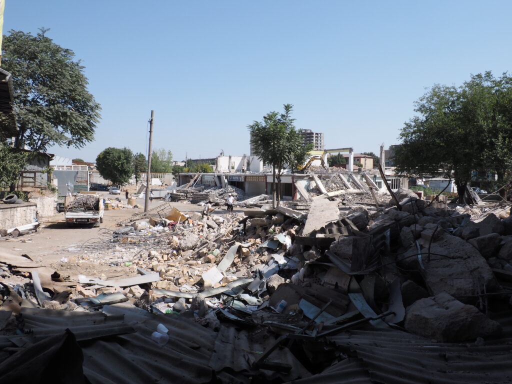 オシュバザール解体